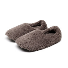 Pantoufles d'intérieur/extérieur doublées en polaire avec semelle pour un confort chaud et douillet à la maison pendant les saisons d'automne et