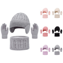 Conjunto infantil de inverno com gorro, cachecol e luvas forradas e quentinhas (3 peças).