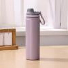Gobelet isotherme portable et grande capacité en acier inoxydable, idéal pour le thé, le café ou les voyages.