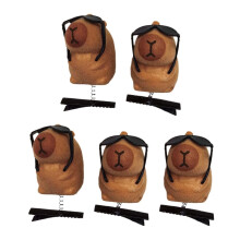 Pacáiste de 5 Bhiorán Gruaige Plush Capybaras Cartúin 3D, Gabhálais Gruaige Faiseanta do Chailíní agus do Mhná