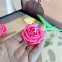 Vela de soja con forma de rosa y aroma a peonía – 1 unidad