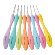 8 ganchos de ganchillo ergonómicos para principiantes y aficionados al ganchillo, 8 tamaños de agujas de ganchillo con mango largo de 2,5 mm a 6 mm