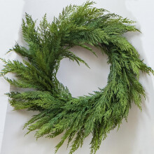 Ghirlanda natalizia realistica Bootesun da 22" in cedro e pino per porte d'ingresso, pareti, finestre, portici, decorazioni natalizie per interni ed