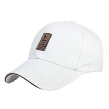 Moderne, schlichte schwarze Baseballkappen für Damen und Herren, perfekt für Alltag, Sport und Reisen.