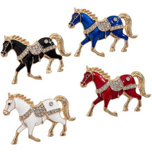 Conjunto de 4 broches de cavalo esmaltados com strass, estilo retrô, para lapela, casaco ou capa. Acessórios de vestuário femininos.