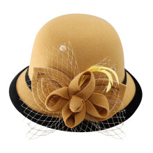 Dam vintage clochehatt med mesh och blommig accent, gul