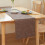 Chemin de table en polyester, style minimaliste, pour commode, décoration de table à manger (11,81 x 82,68 pouces) 1