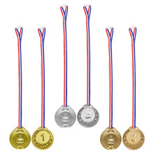 Lot de 6 médailles sportives en plastique de couleurs assorties, avec ruban, pour la décoration et les récompenses de compétitions.