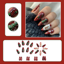 Kerstnagels, middelgrote vierkante nepnagels, kerstboom met winterse sneeuwvlokken