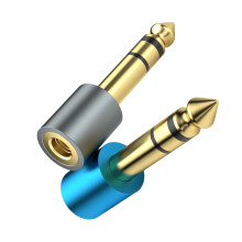 Adattatore da 1/4" a 1/8" femmina con connettore dorato per pianoforti e chitarre digitali.