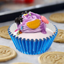100 db kék mini cupcake csomagolópapír, sütőkosárka, papír tulipános muffinforma, bélelt tortatálca, sütőeszközök