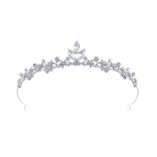 Couronne de strass pour enfants, en alliage, idéale pour les peaux sensibles.