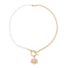 Bloemvormige hangerketting met driehoekige kristallen, legering1