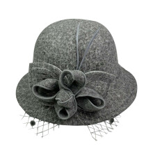 Dame vintage cloche hat med mesh og blomsterdetaljer grå M