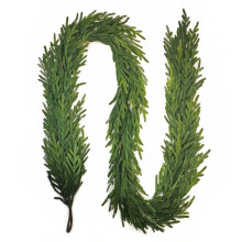 Guirlanda de Natal artificial de pinheiro Norfolk de 2,74 m (9 pés) para uso interno/externo (sem alimentação elétrica).