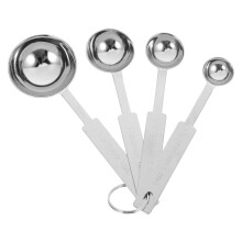 Ensemble de 4 cuillères doseuses en acier inoxydable, indispensables en cuisine, avec poignées ergonomiques et trous de suspension.