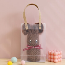 Serviette de toilette avec un adorable motif de lapin. Matière de qualité, sûre et écologique. Idéale comme serviette pour le visage, les mains,