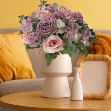 Décoration de fleurs artificielles pour une fête de mariage à domicile