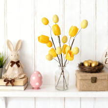 Decorazioni pasquali, vaso di tulipani artificiali, talee di uova e rami di tulipano, pratico bouquet di colori puri, decorazione alla moda per