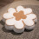 Daisy-dekorationspude - Sød blomsterformet pude til sofa, seng, siddepude 1