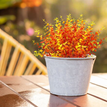 Lot de 6 bouquets de fleurs artificielles d'automne pour l'extérieur — faux chrysanthèmes et fausses fougères de Boston résistantes aux UV, 35