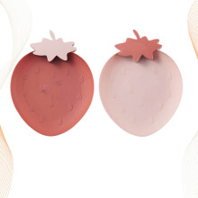Strawberry Shaped Plastic Snack Plates for Home Use, Assorted Colors, Easy to Clean and Store, Set of 2 Pieces