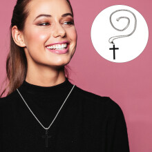 Collana con ciondolo a croce in acciaio al titanio dal design unico per uomo