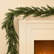 Guirlanda de cedro artificial Bootesun 2PCS9ft – Agulhas de pinheiro artificiais realistas, compatíveis com decoração de mesa, lareira e escada.