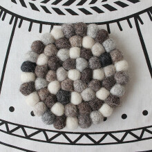 1 PC HandMade Colorful Wool Felt Balls Trivet Coasters Placemats Absorbent Mat For Drinks Tea Coffee(3.9"3.9",C)