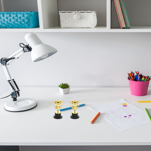 30 pezzi mini trofei dorati in plastica, premi e decorazioni 2