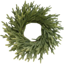 Couronne artificielle de pin de Norfolk de 56 cm avec nœud en velours, feuillage réaliste au toucher – Convient pour la décoration de porte