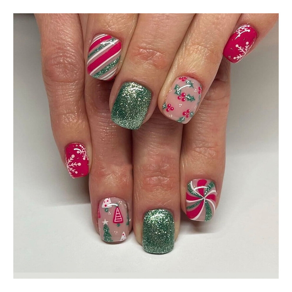 24Pcs Christmas Press-On Nails, Snowflake Design, Short Square Fake Nails with Gel Glue â Compatible with Manicure & New Year Gifts
