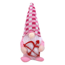 Valentinstagsdeko: Wichtelfiguren mit rosa-weiß gestreiftem Hut und Herzanhänger (LOVE) aus weichem Stofffilz – die perfekte Dekoration für