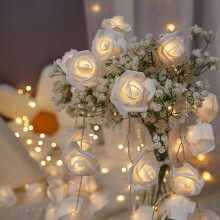 Luci a LED decorative a forma di rosa per San Valentino, petali luminosi bianco caldo, tappeto rustico in juta, illuminazione d'atmosfera romantica
