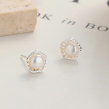 999 Sterling Silver Flower Pearl Stud Earrings – Minimalist Luxury for Everyday Wear