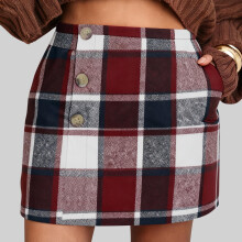 Falda de cuadros para mujer con cintura elástica, detalle de botones y bolsillos. Estilo clásico y elegante.