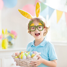 Déguisements originaux pour Pâques : lapin mignon, poussin et œuf de Pâques. Monture de lunettes sans lunettes pour enfants.