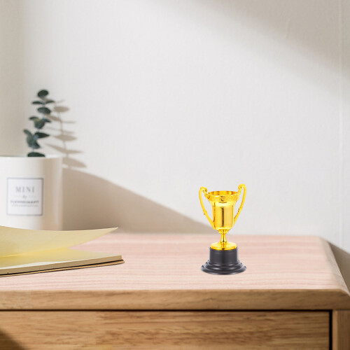 10 unidades de troféus de plástico e copos de prêmio para crianças 2