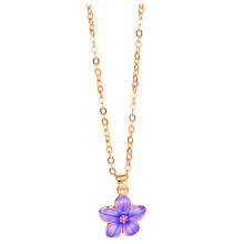 Hanger met kersenmotief aan een ketting van legering met verstelbare schakels.