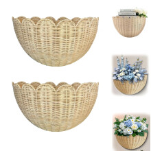 Panier mural festonné en osier – Rangement suspendu naturel tissé à la main pour salon, salle de bain, cuisine (2 pièces, 14 x 8 x 6 pouces)