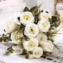 Bouquet de roses artificielles blanches à 6 têtes, idéal pour la décoration de mariage et de fêtes à domicile.