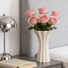 Jarrón de plástico beige para flores secas – 1 unidad