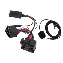 Autostereoiden Bluetooth-moduuli mikrofonilla ja Aux-tulolla Langaton handsfree-puheluadapteri Ensiluokkaisesta materiaalista valmistettu erittäin