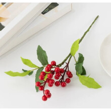 4 artificial Christmas berries, Christmas tree decoration wreath ornaments with multiple lucky berries.