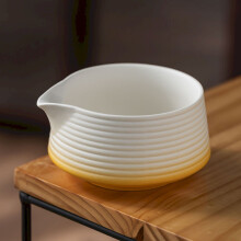 Handcrafted Matcha Bowl - 500ml Ceramic Whisking Vessel with Spout, Family Size Latte Serving Bowl for Tea Ceremony