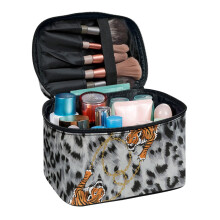 Draagbare, ophangbare cosmetica-organizer met vakjes voor kwasten