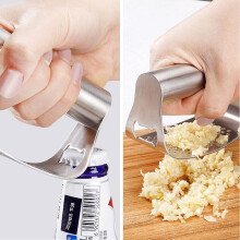Stainless Steel Garlic Press Rocker with Peeler & Cleaning Brush – Compatible with All Garlic Sizes