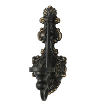 Vintage, verweerde wandkaarsenhouder voor de woonkamer, gietijzeren kaarsenhouder voor een elegante huiselijke sfeer, zwart.