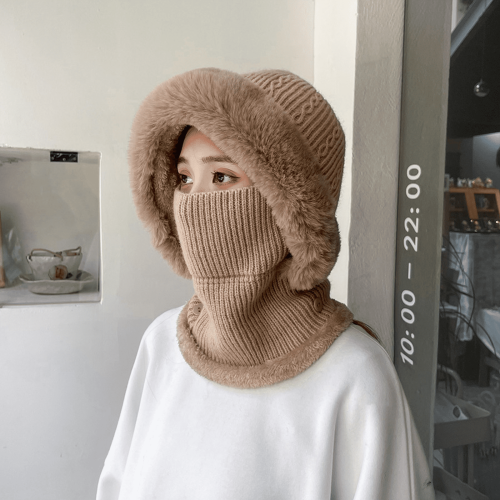 Ensemble pull-over kaki avec bonnet et écharpe en maille pour femme 1