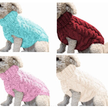 Gebreide mouwloze hondentrui maat S, verkrijgbaar in 4 kleuren.